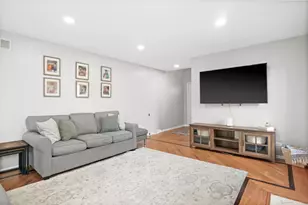 7S367 Augusta Ln, Naperville, IL 60540 - Photo 8