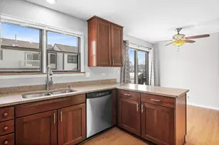 7S367 Augusta Ln, Naperville, IL 60540 - Photo 16