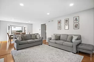 7S367 Augusta Ln, Naperville, IL 60540 - Photo 6