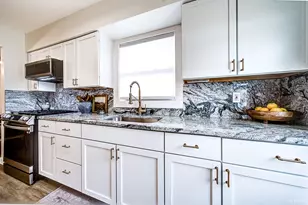 3527 Lake St, Lansing, IL 60438 - Photo 8