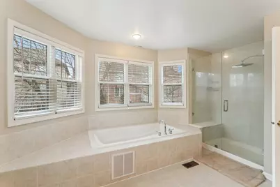 484 W Haleys Hill Court, Palatine, IL 60074 - Photo 20