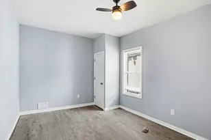 7815 S Merrill Ave, Chicago, IL 60649 - Photo 6