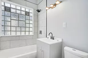 7815 S Merrill Ave, Chicago, IL 60649 - Photo 14