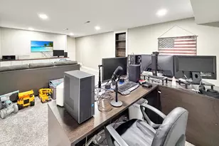 12411 Barberry Dr, Winnebago, IL 61088 - Photo 28