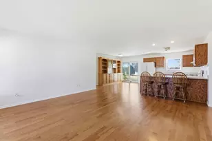 906 Warren St, Earlville, IL 60518 - Photo 4