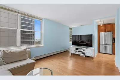 3033 N Sheridan Road #1502, Chicago, IL 60657 - Photo 2