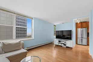 3033 N Sheridan Rd, Chicago, IL 60657 - Photo 2