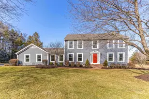 6785 W Creekside Dr, Long Grove, IL 60047 - Photo 2