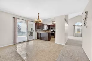 1254 Red Oak Ct, Elgin, IL 60120 - Photo 12