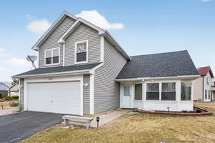 1254 Red Oak Ct, Elgin, IL 60120 - Photo 2