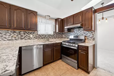 1254 Red Oak Court, Elgin, IL 60120 - Photo 8