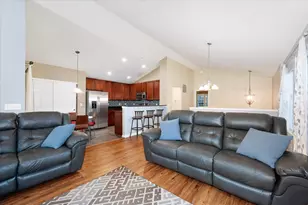 240 Devoe Dr, Oswego, IL 60543 - Photo 8