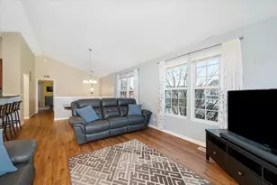 240 Devoe Dr, Oswego, IL 60543 - Photo 6