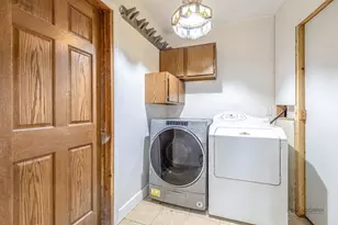 3203 S Bergman Dr, Holiday Hills, IL 60051 - Photo 12