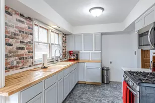 3203 S Bergman Dr, Holiday Hills, IL 60051 - Photo 8