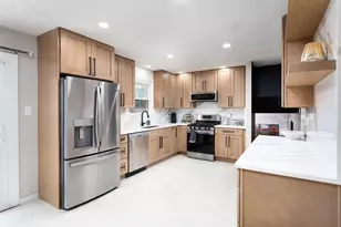 207 Diana St, Shorewood, IL 60404 - Photo 6