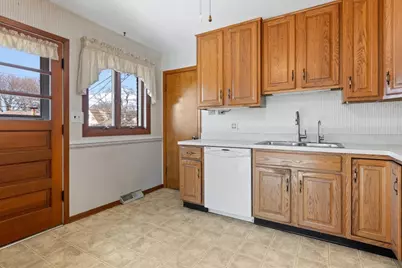 508 N Elmhurst Avenue, Mount Prospect, IL 60056 - Photo 4