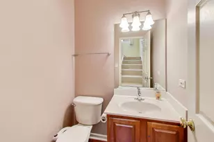 2427 Daybreak Ct, Elgin, IL 60123 - Photo 12