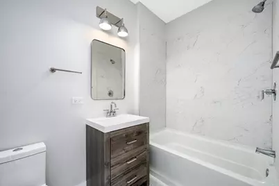 825 E 61st Street #401, Chicago, IL 60637 - Photo 10