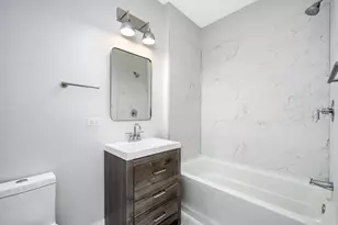 825 E 61st St, Chicago, IL 60637 - Photo 10