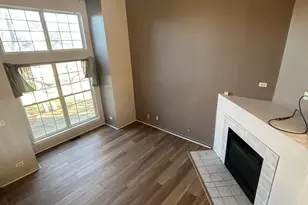 647 W Georgian Ct, Addison, IL 60101 - Photo 4