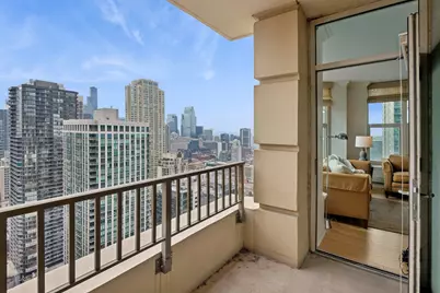 25 E Superior Street #3903, Chicago, IL 60611 - Photo 14