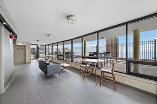 2930 N Sheridan Rd, Chicago, IL 60657 - Photo 22