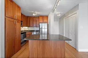 2930 N Sheridan Rd, Chicago, IL 60657 - Photo 10