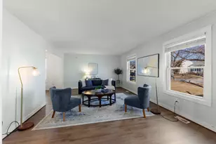 1042 Churchill Dr, Bolingbrook, IL 60440 - Photo 4