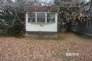 604 N Jefferson St, Watseka, IL 60970 - Photo 2