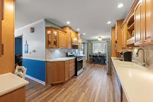 308 Plymouth Ln, Bloomingdale, IL 60108 - Photo 6