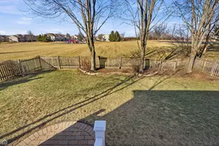 1190 Alpine Ln, Elgin, IL 60120 - Photo 36