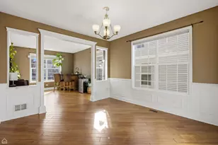 1190 Alpine Ln, Elgin, IL 60120 - Photo 6