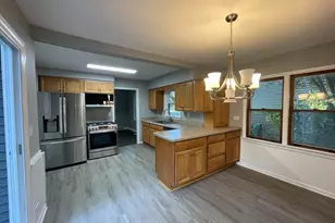 3S284 Patterman Rd, Warrenville, IL 60555 - Photo 6