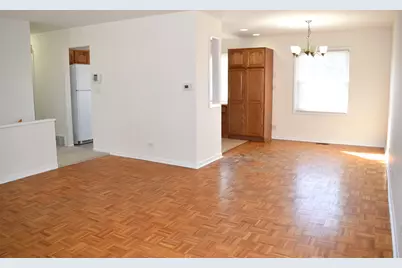 7040 Meadowbrook Lane, Hanover Park, IL 60133 - Photo 6