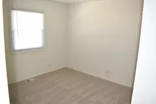 7040 Meadowbrook Ln, Hanover Park, IL 60133 - Photo 10