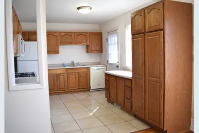 7040 Meadowbrook Lane, Hanover Park, IL 60133 - Photo 4