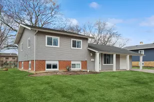 860 Olive St, Hoffman Estates, IL 60169 - Photo 1
