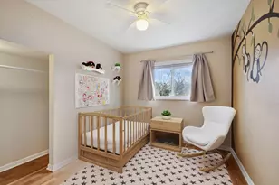 860 Olive St, Hoffman Estates, IL 60169 - Photo 10