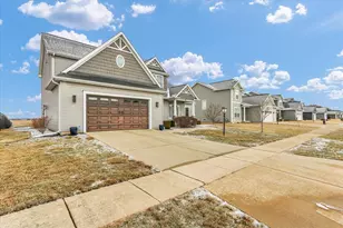 1010 Declaration Dr, Savoy, IL 61874 - Photo 2