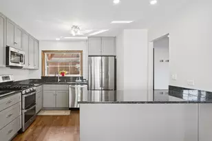 468 Tanglewood Dr, Gurnee, IL 60031 - Photo 8