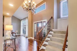 2103 Primrose Ln, Naperville, IL 60565 - Photo 4