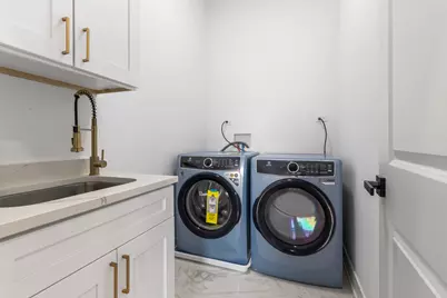 2411 N 77th Avenue, Elmwood Park, IL 60707 - Photo 24