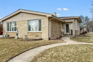 2650 Sunnyside Ave, Westchester, IL 60154 - Photo 2