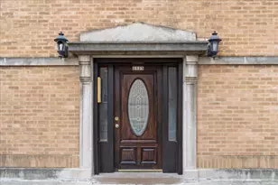 2525 W Ardmore Ave, Chicago, IL 60659 - Photo 2