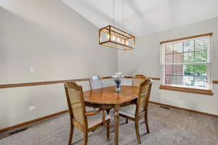 16946 Mohican Dr, Lockport, IL 60441 - Photo 6