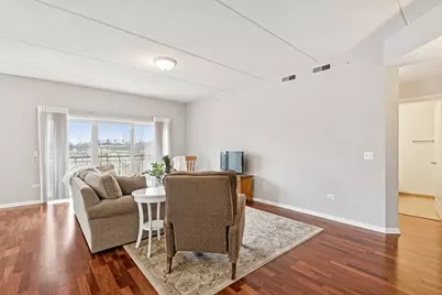 1277 E Thacker Street #303, Des Plaines, IL 60016 - Photo 4