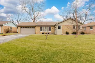 10615 S Plahm Ct, Worth, IL 60482 - Photo 1