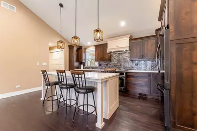 10615 S Plahm Court, Worth, IL 60482 - Photo 4