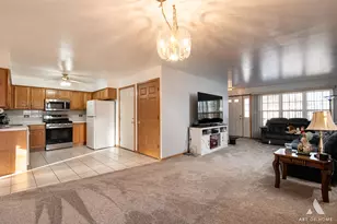 8514 Hill Top Ct, Justice, IL 60458 - Photo 4